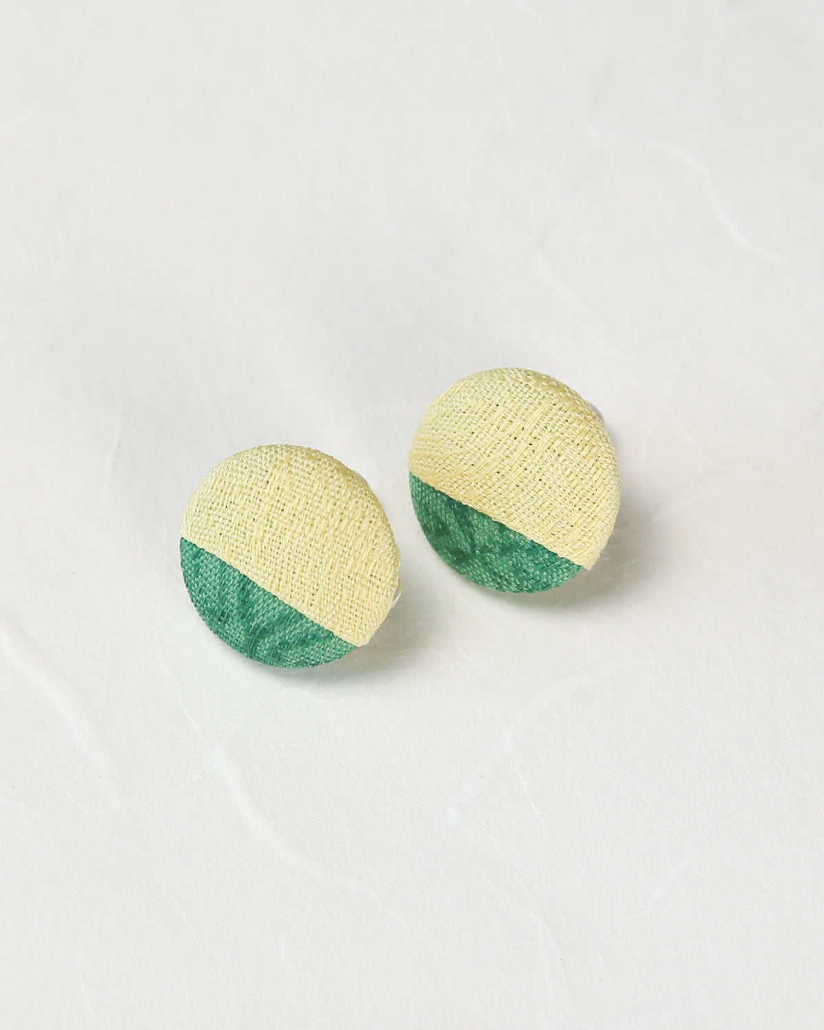 黄柳の重　ピアス