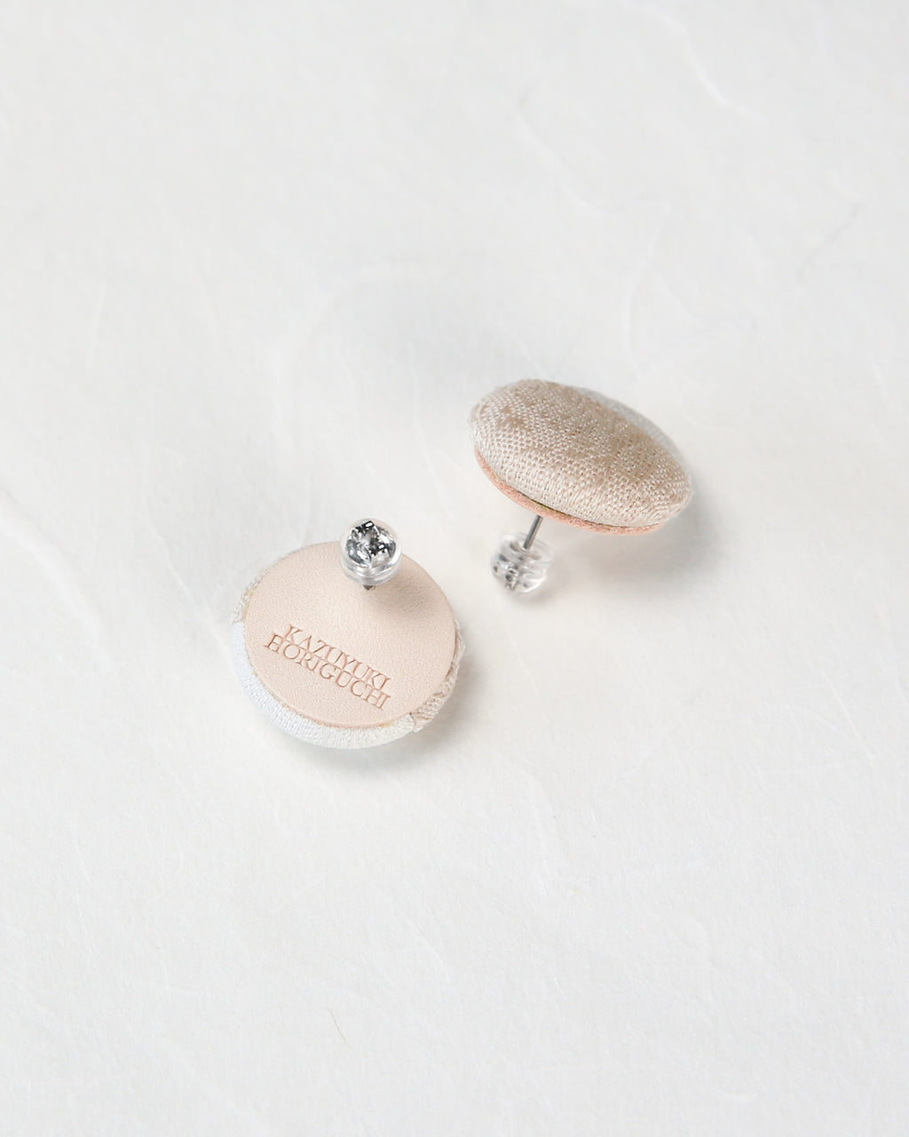氷の重　ピアス