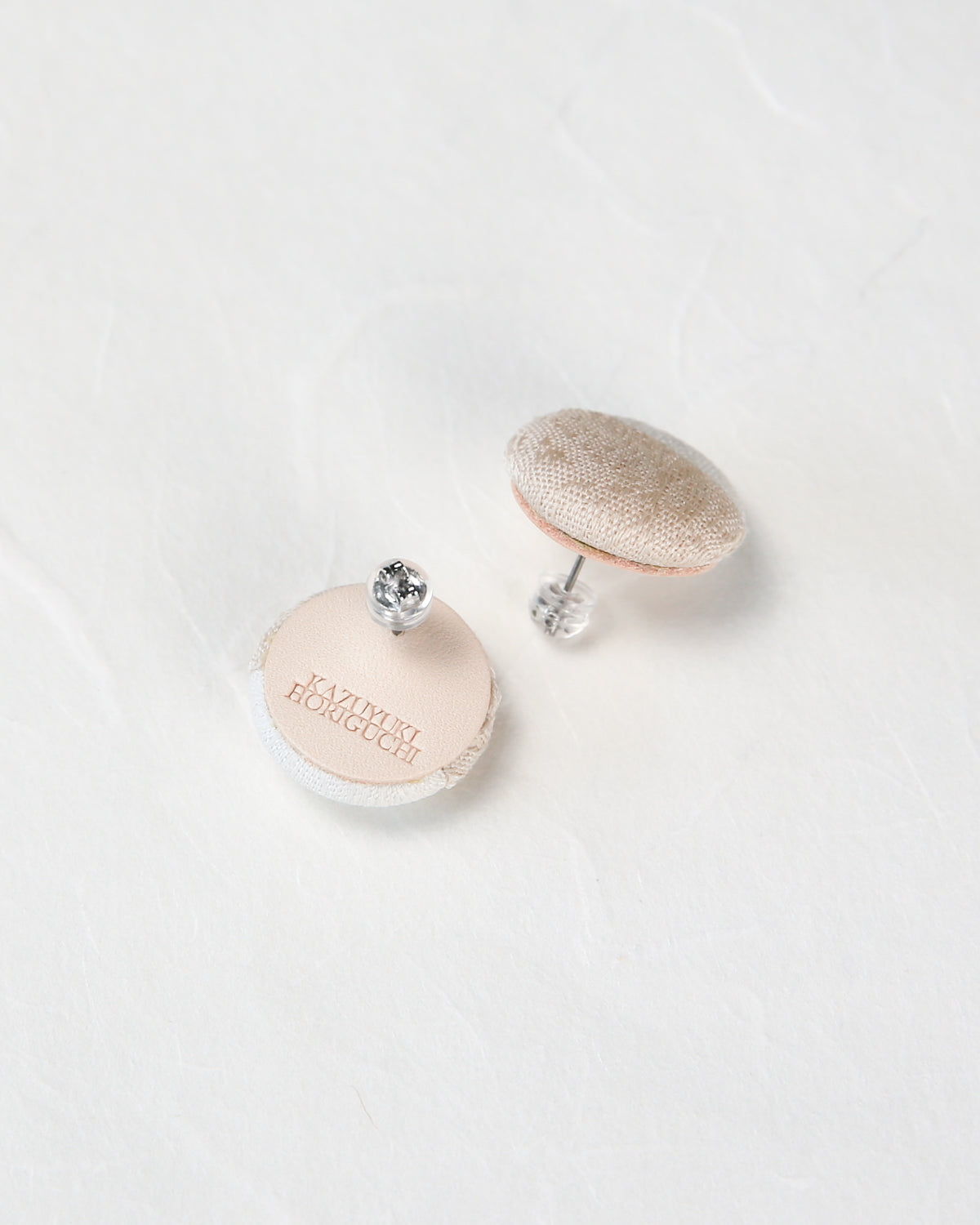 氷の重　ピアス