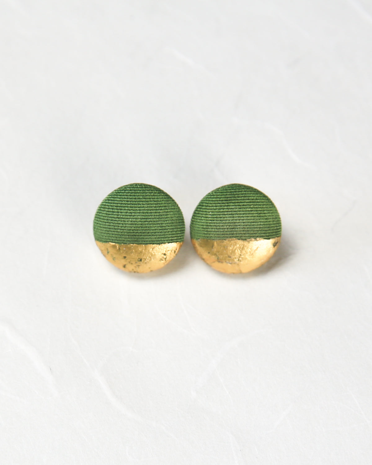 濃茶　ピアス