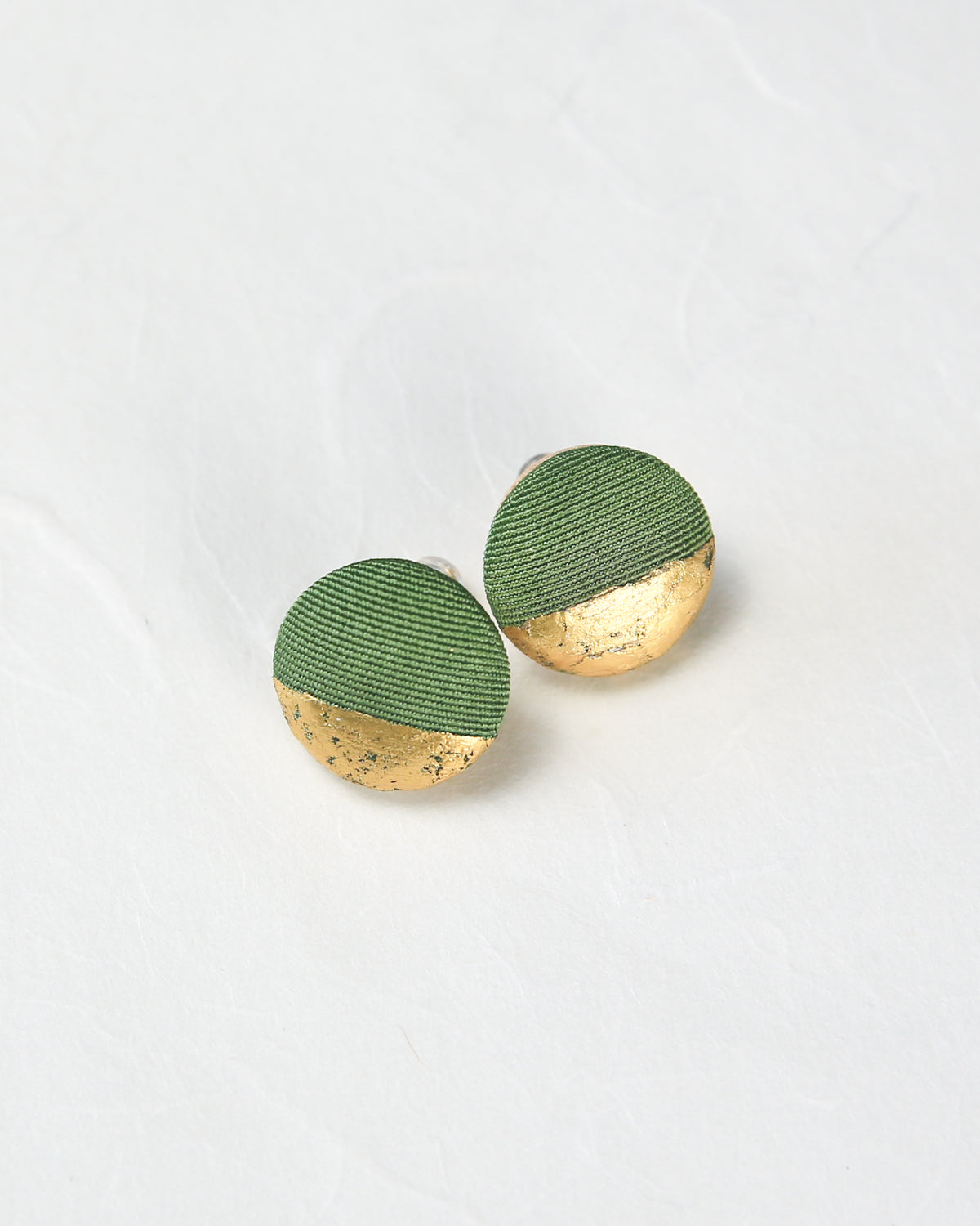 濃茶　ピアス