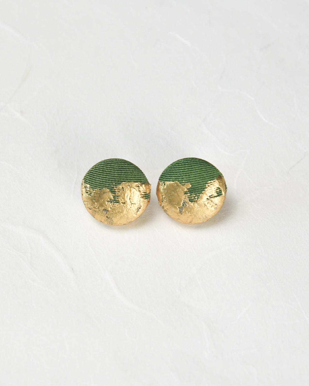 濃茶　ピアス