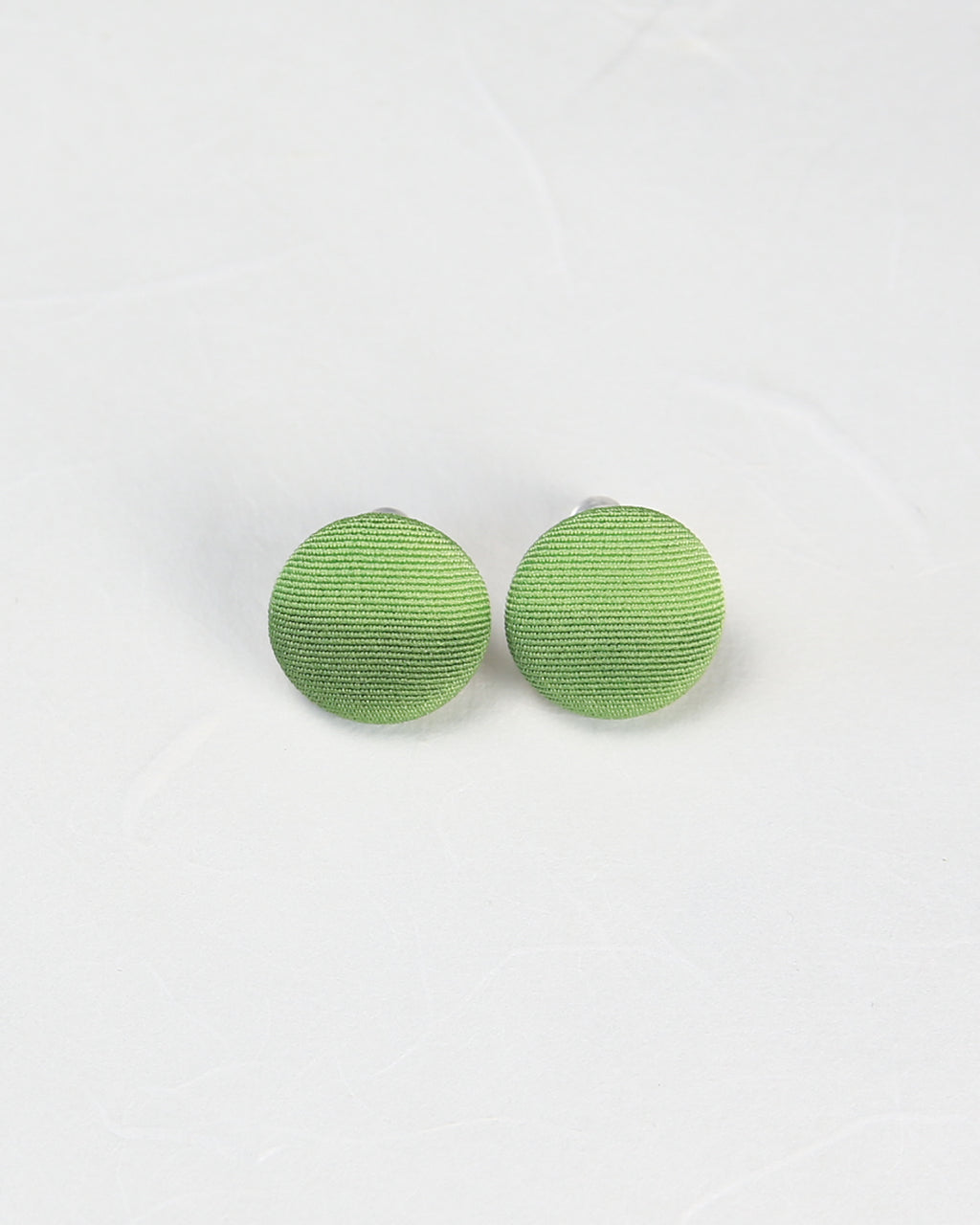 薄茶　ピアス