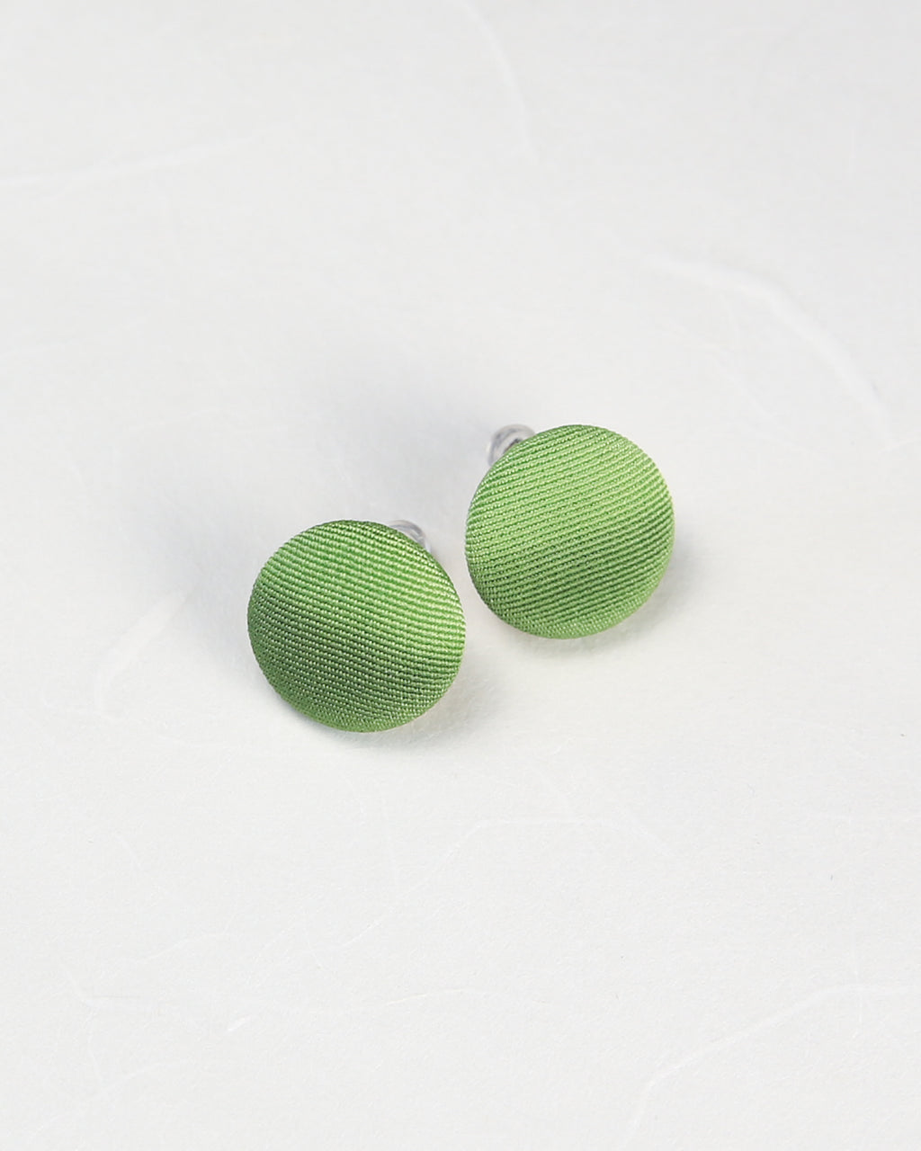 薄茶　ピアス