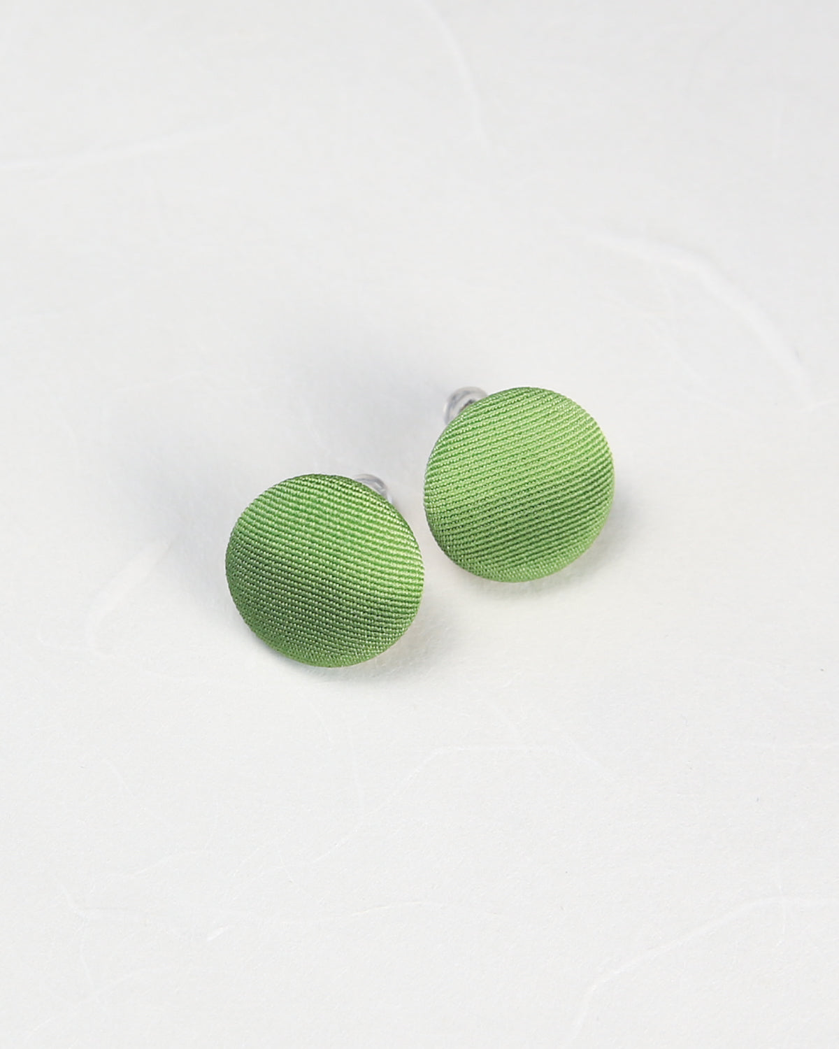 薄茶　ピアス